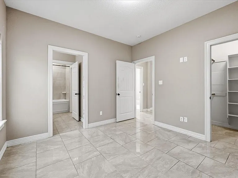 160 Colonial Estates Dr — Photo 11