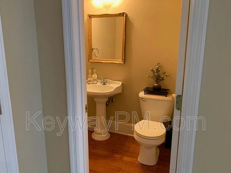 4890 Somerset Dr — Photo 6