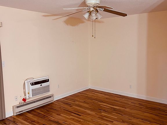 2nd image of 215 Edgemoor Rd APT G