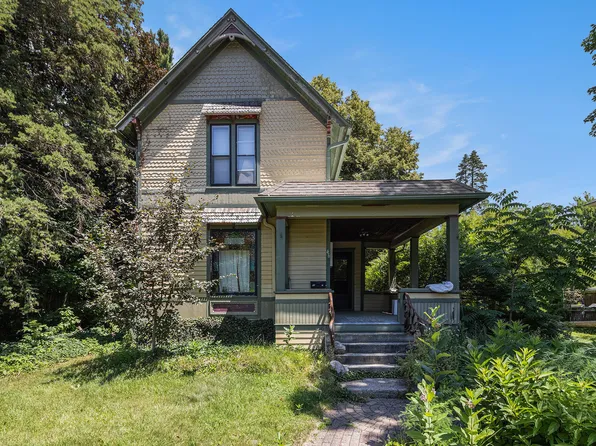 46 1st St, Milan, MI 48160