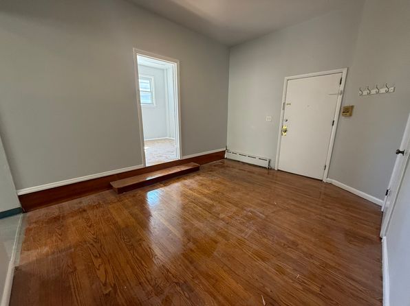 202 Ackerman Ave #1