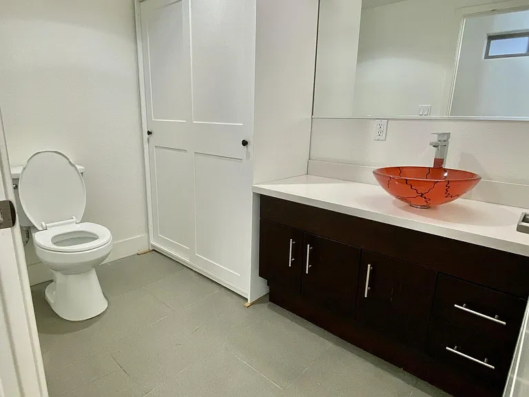 5232 Satsuma Ave #302 — Photo 23