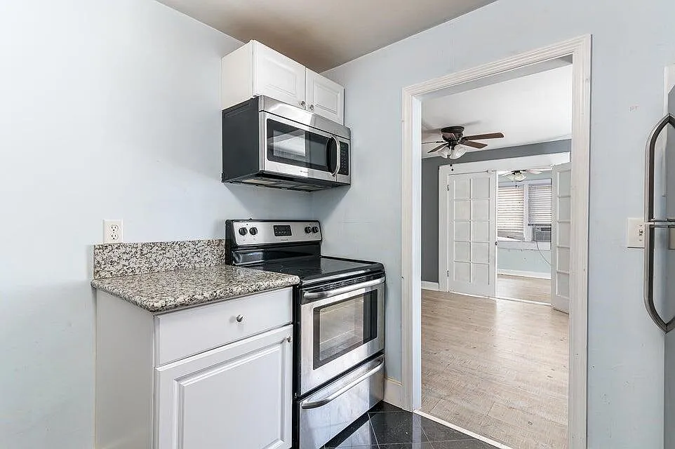 1 bed, 1.0 bath, 3026 sqft, $1,750 — Photo 1