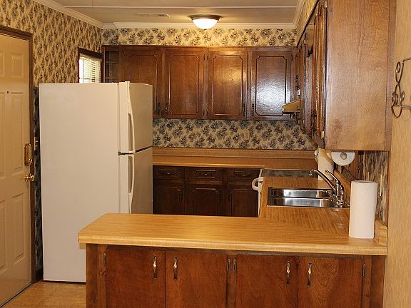 2nd image of 422 Moye Dr