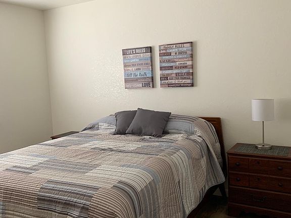 3rd image of 3555 North Bond