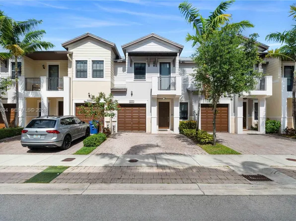 6005 NW 104th Path #6005, Miami, FL 33178