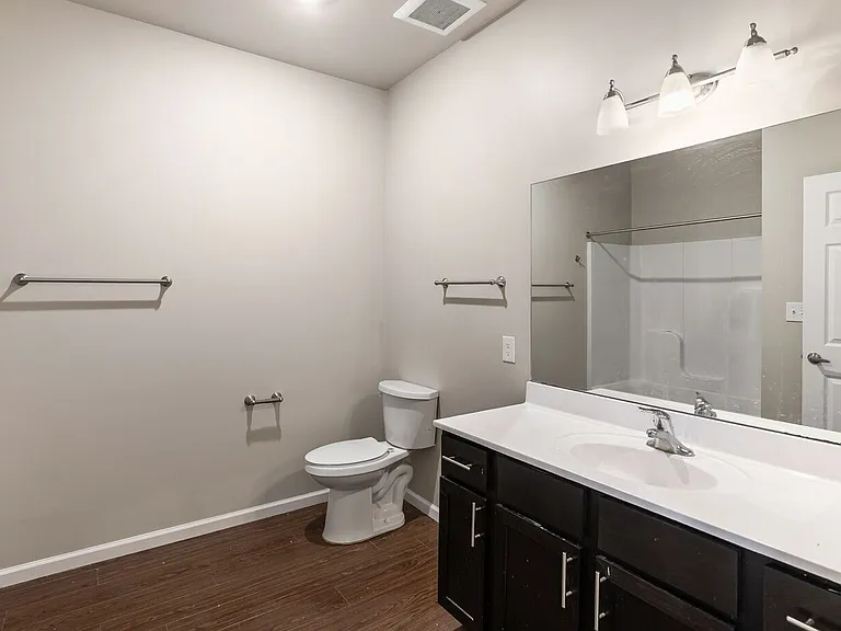River West Apartments — Photo 58