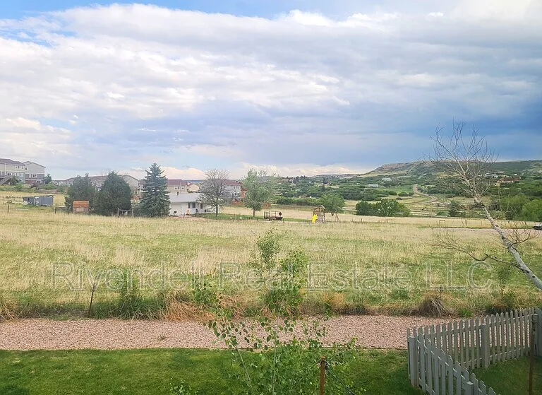 2044 Oakcrest Cir — Photo 10