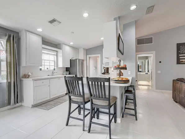 8174 Montserrat Place, Wellington, FL 33414