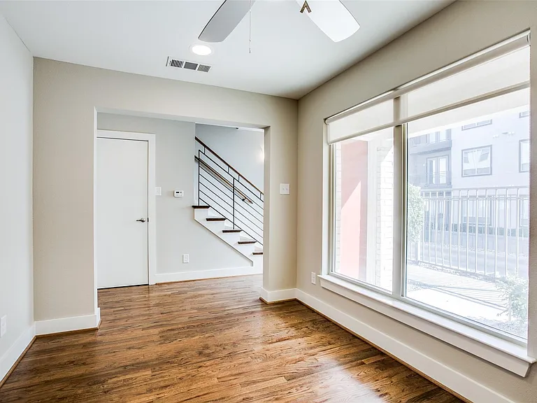 2325 Stutz Dr #41 — Photo 7