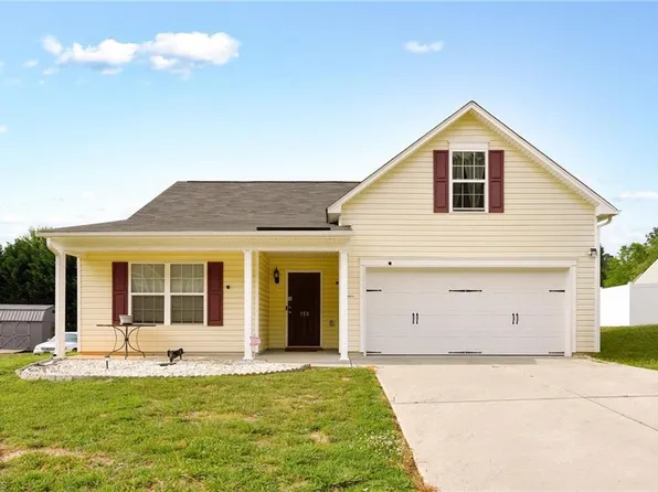 155 Konnoak Village Cir, Winston Salem, NC 27127