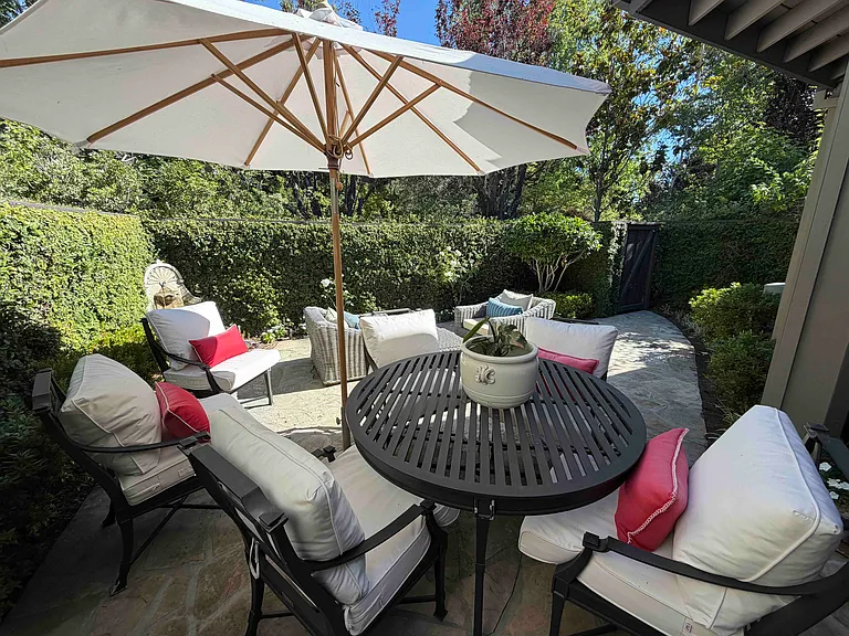 1252 Sharon Park Dr — Photo 12