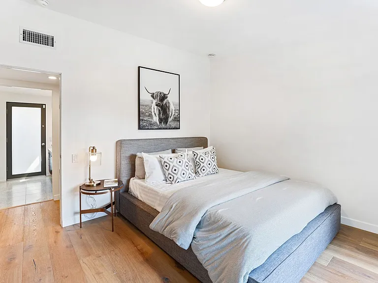 6225 Frondosa Dr — Photo 29