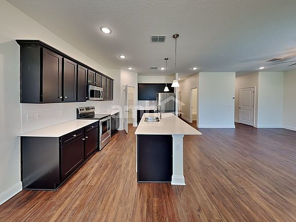 4th image of 6201 Little Bluff Cir