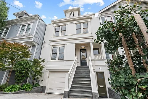 Exquisite Grand Scale Victorian in the Heart of Noe Valley with Spectacular Views! 6+BD/4.5BA 4 L... — Photo 2