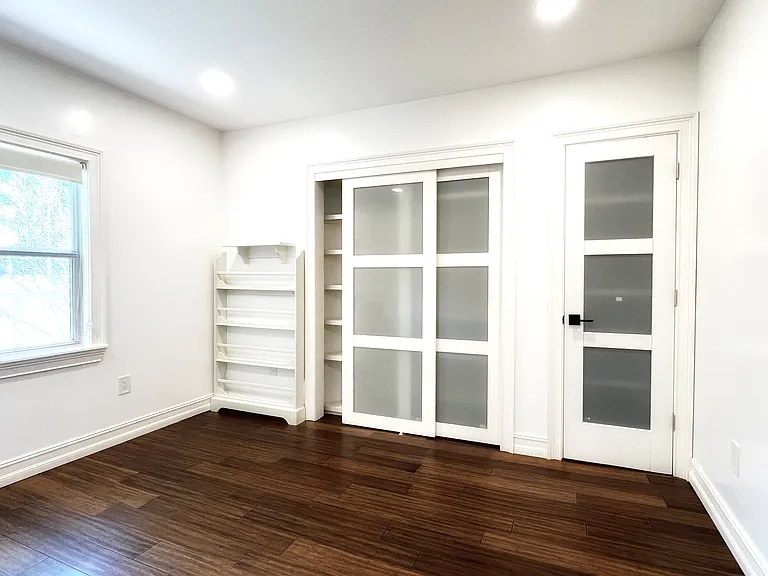974 Pinelli St — Photo 32