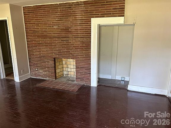 4th image of 312 Davis Park Rd