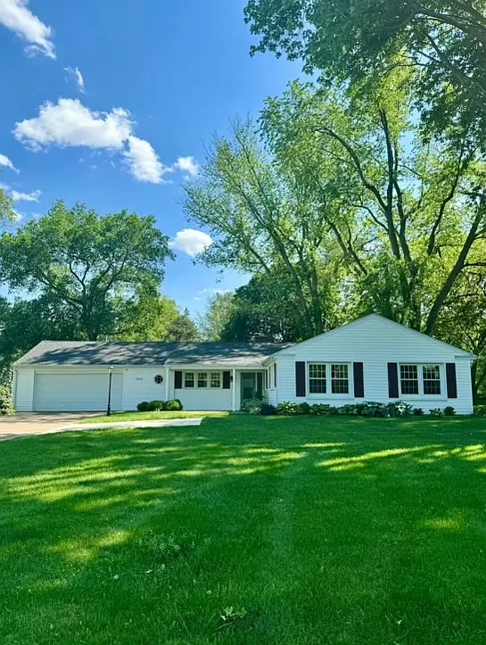 Hull Rd, Huron — Photo 1