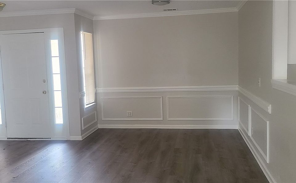 2nd image of 118 Oak Pointe Trl