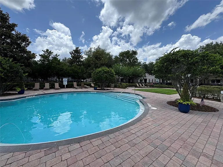 6811 Helmsley Cir — Photo 29
