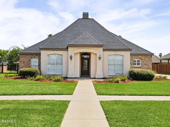 105 Pleasant Lake Dr, Youngsville, LA 70592
