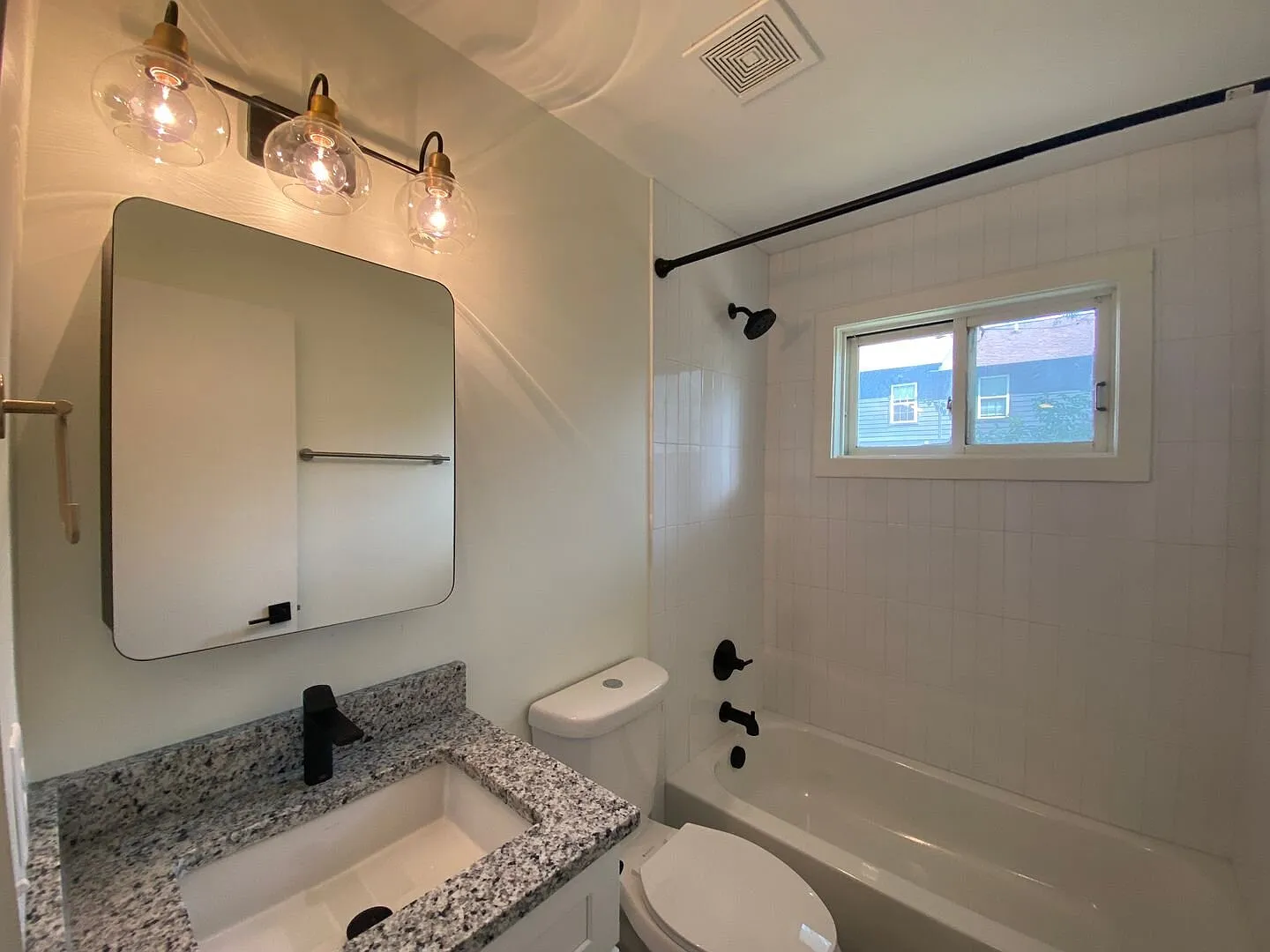 Completely Renovated / 2 Bedroom / 1 Bathroom / Onsite Parking / Private Fenced Patio / In Unit L... — Photo 4