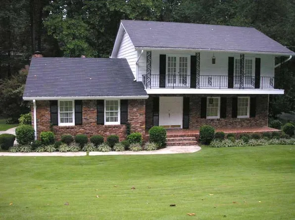 880 Foxcroft Trl SE, Marietta, GA 30067