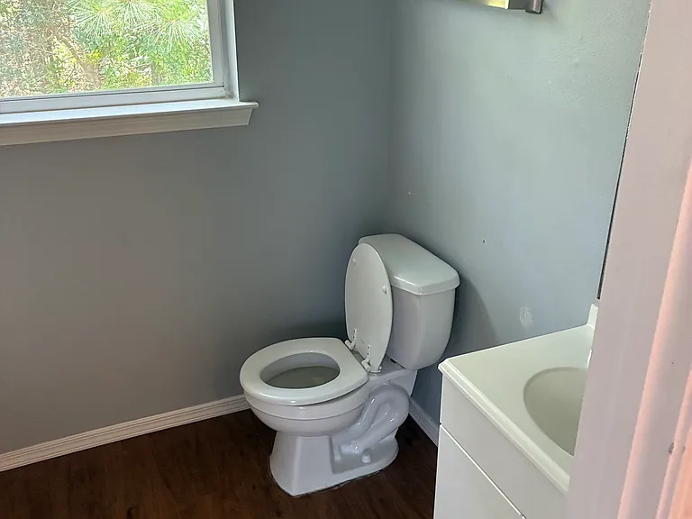 6323 W Adams St — Photo 8