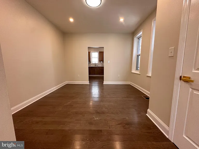 1822 S 22nd St — Photo 24