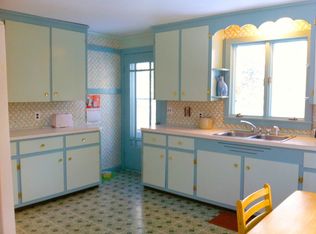 24 Priest Dr, Putney, VT 05346