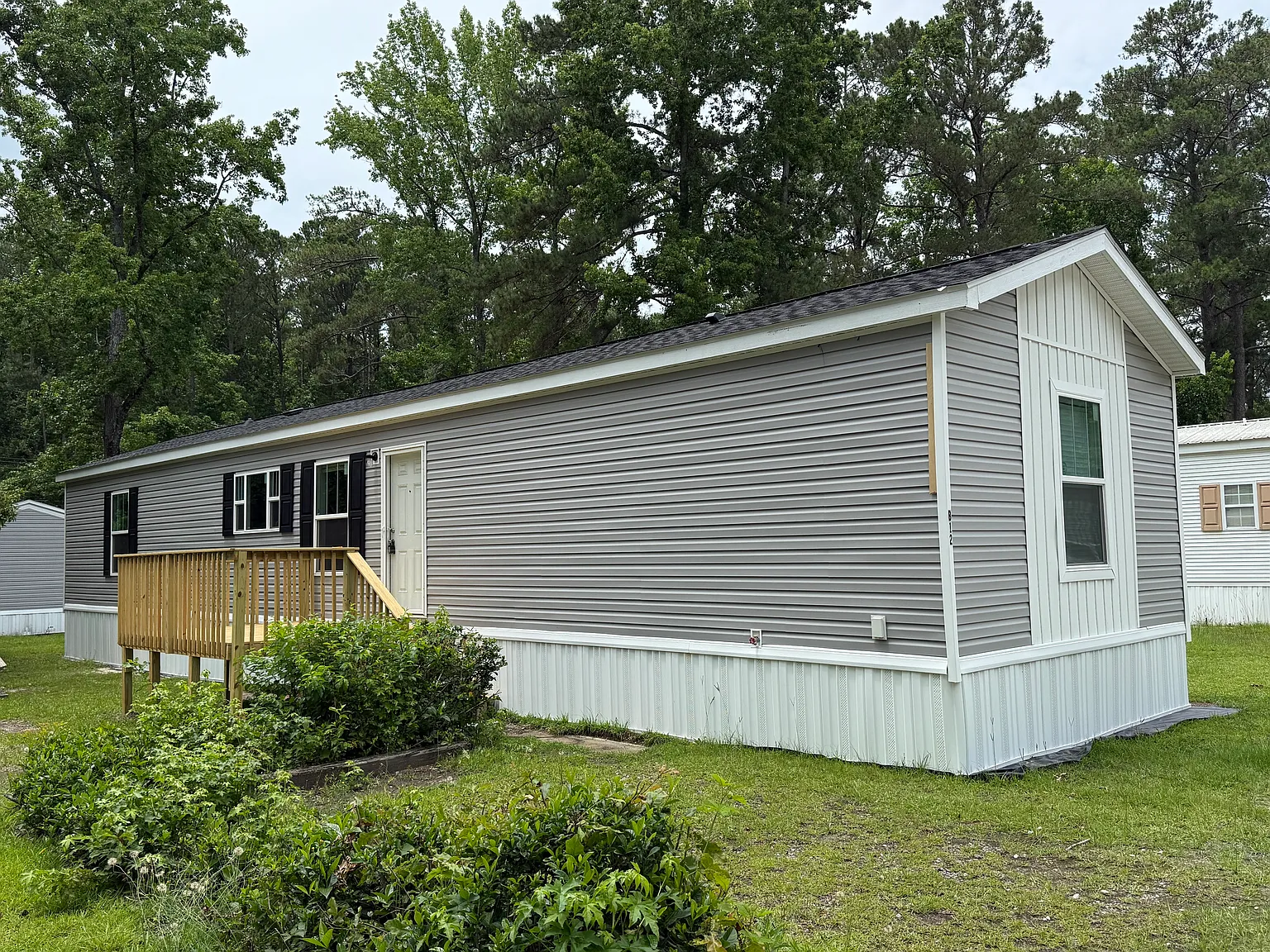 10001 Garners Ferry Rd — Photo 1