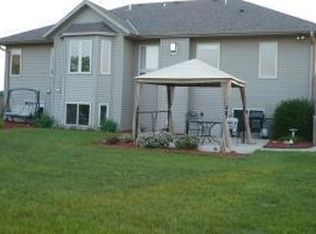 7911 N Tichigan Rd, Waterford, WI 53185