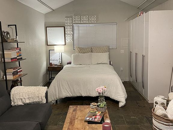4th image of 3377 32nd St