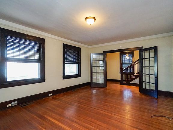 4th image of 104 Atwood St