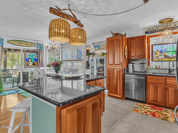 3rd image of 204 NE 60th Street