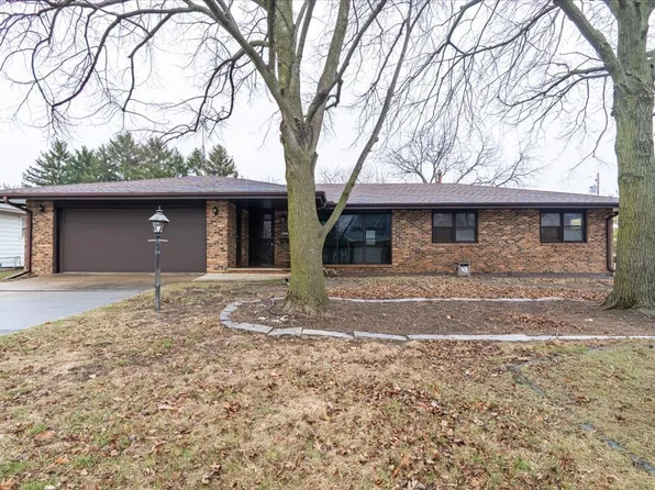 625 Bradley Dr, Bloomington, IL 61701