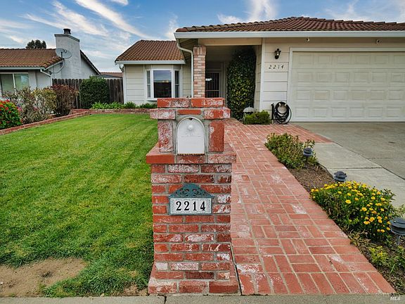 4th image of 2214 Burgundy Way
