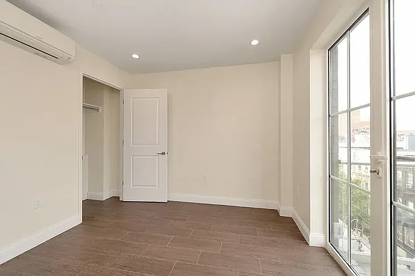 Rented by NY Space Finders Inc. | media 4