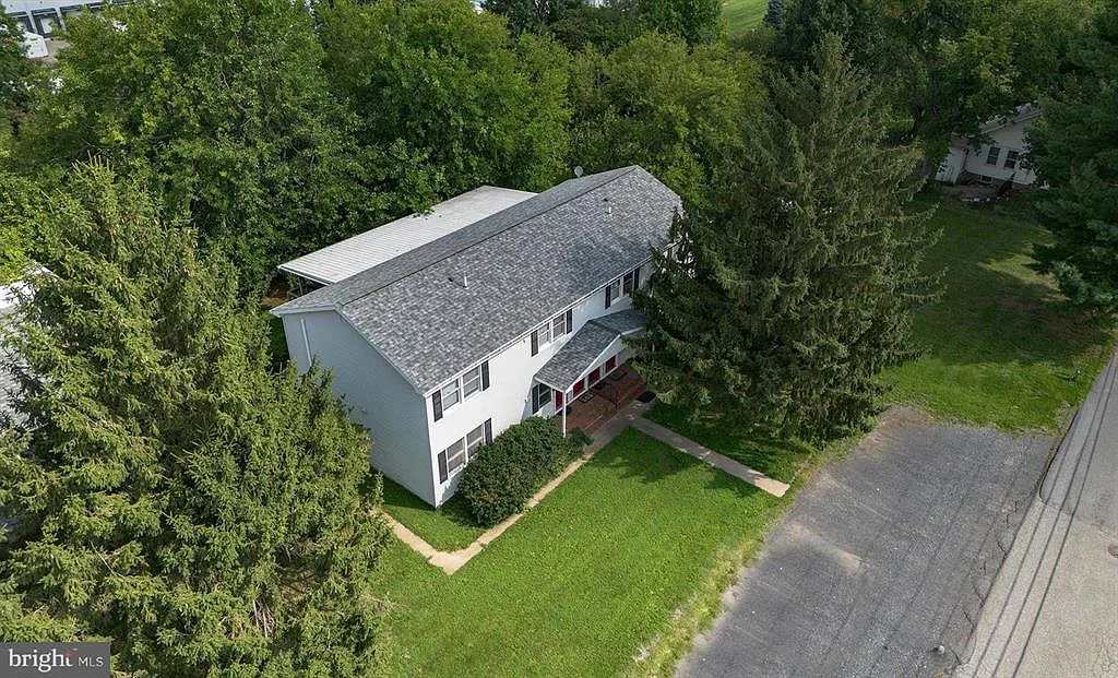 2 bed, 1100 sqft, $1,250 — Photo 4