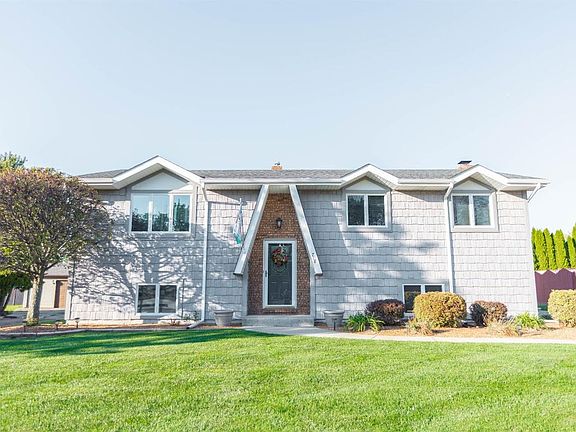 3rd image of 718 Christy Ln