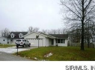 36 Lexington Ln, Highland, IL