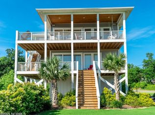 12 Topsail Watch Dr, Hampstead, NC 28443