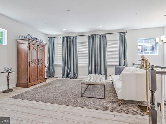 4th image of 45493 Woodslea Way