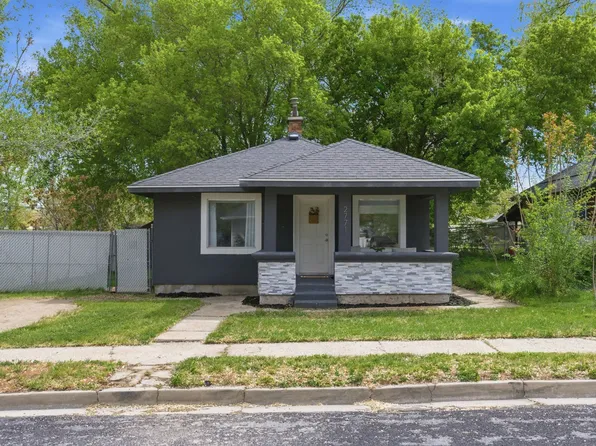 2771 S Buccaneer Dr, Magna, UT 84044