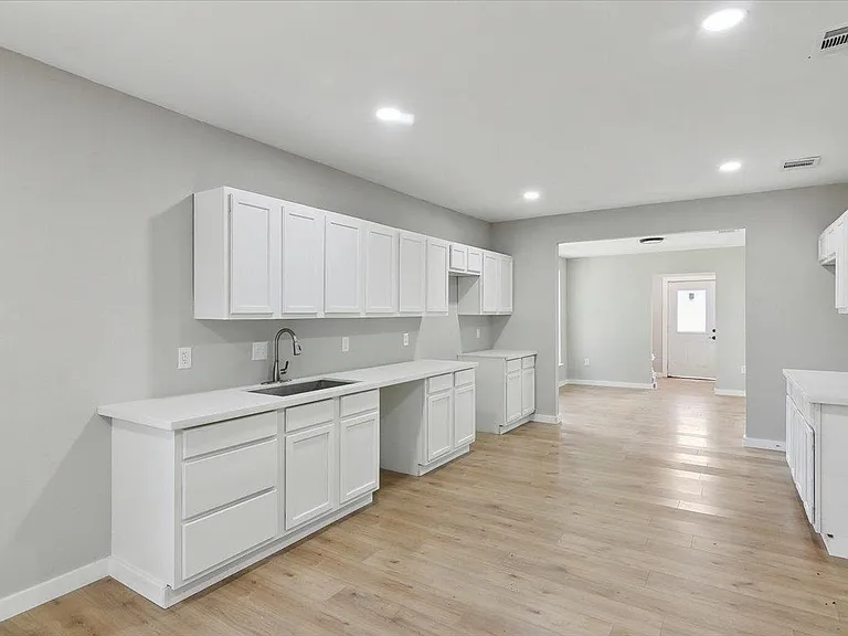 305 Rhode Island St — Photo 5