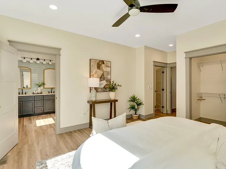 5409 Saint Elmo Ave — Photo 8