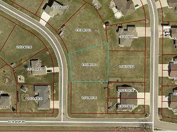 804 Rose Dr, Ellendale, MN 56026