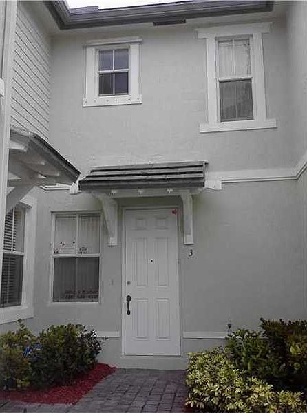 1st image of 208 SE 29th Ave Unit 3