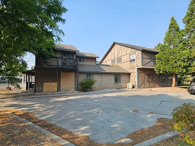 930 N 7th E #D — Photo 19