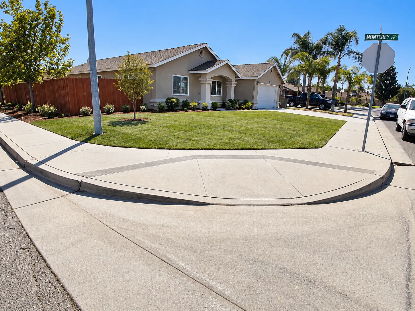 4 bed, 1200 sqft, $2,495 — Photo 1